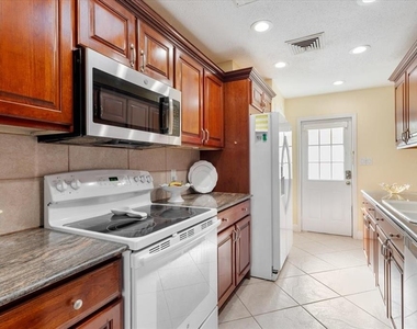 1387 Moonmist Drive - Photo Thumbnail 23