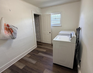 453 Morgan Street - Photo Thumbnail 9