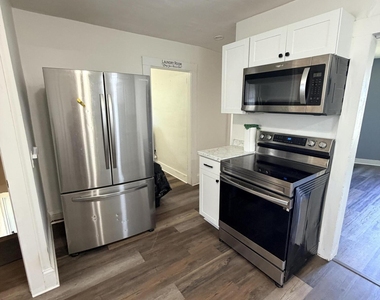 453 Morgan Street - Photo Thumbnail 1
