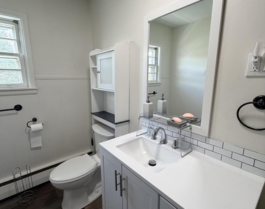 453 Morgan Street - Photo Thumbnail 4