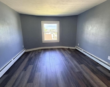 453 Morgan Street - Photo Thumbnail 3