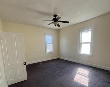 1351 Capouse Avenue - Photo Thumbnail 4