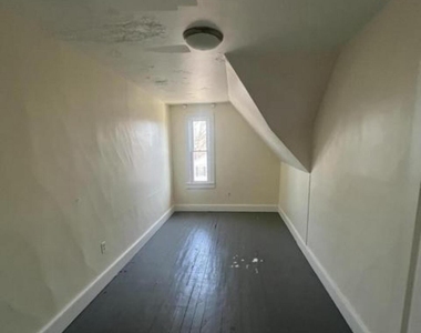 1351 Capouse Avenue - Photo Thumbnail 9