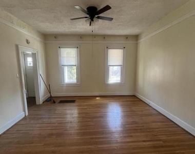 1351 Capouse Avenue - Photo Thumbnail 3