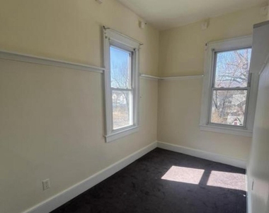 1351 Capouse Avenue - Photo Thumbnail 6