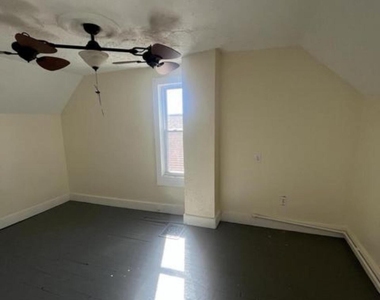 1351 Capouse Avenue - Photo Thumbnail 8