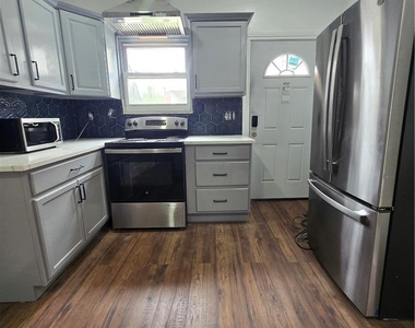 138 S 14th Street - Photo Thumbnail 12