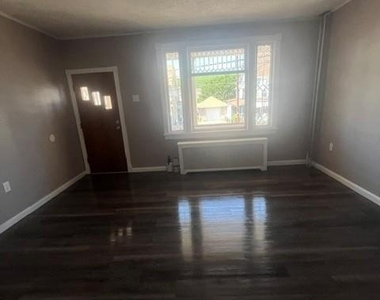 126 High Street - Photo Thumbnail 2