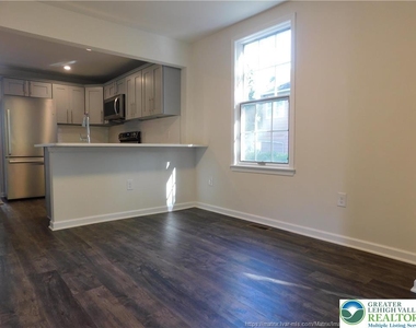 1414 Iron Street - Photo Thumbnail 7