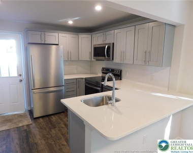 1414 Iron Street - Photo Thumbnail 8