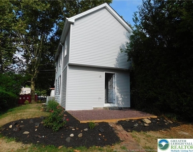 1414 Iron Street - Photo Thumbnail 3