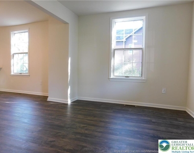 1414 Iron Street - Photo Thumbnail 5