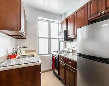 167 East 33rd Street - Photo Thumbnail 3
