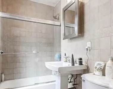 167 East 33rd Street - Photo Thumbnail 4