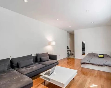 167 East 33rd Street - Photo Thumbnail 1