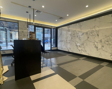 East 57th Street - Photo Thumbnail 11