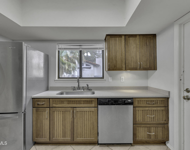 620 Lakeway Drive - Photo Thumbnail 27