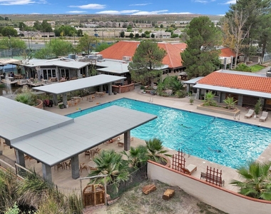 620 Lakeway Drive - Photo Thumbnail 4