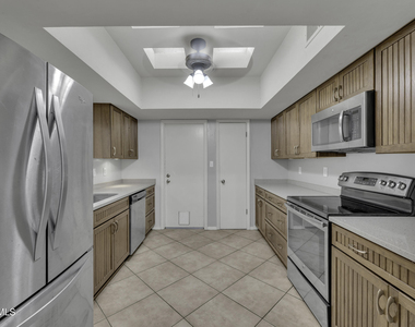 620 Lakeway Drive - Photo Thumbnail 25