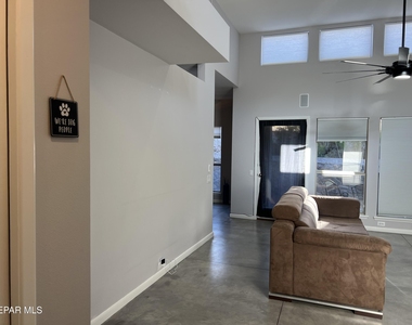 5656 Burning Tree Drive - Photo Thumbnail 14