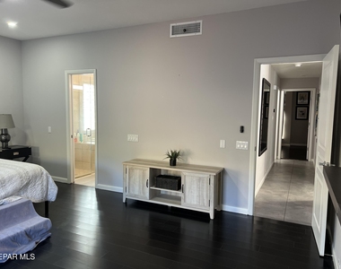 5656 Burning Tree Drive - Photo Thumbnail 42