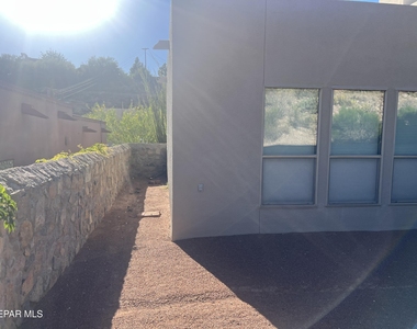 5656 Burning Tree Drive - Photo Thumbnail 11