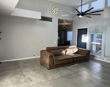 5656 Burning Tree Drive - Photo Thumbnail 18