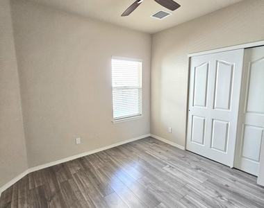 2217 Furtherpoint Place - Photo Thumbnail 21