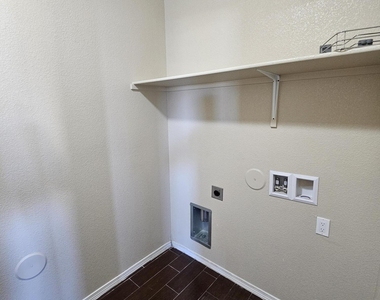 2217 Furtherpoint Place - Photo Thumbnail 14