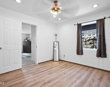 4728 Sierra Madre Drive - Photo Thumbnail 16
