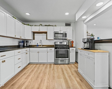 4728 Sierra Madre Drive - Photo Thumbnail 10