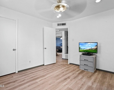 4728 Sierra Madre Drive - Photo Thumbnail 17