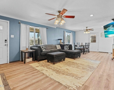 4728 Sierra Madre Drive - Photo Thumbnail 6