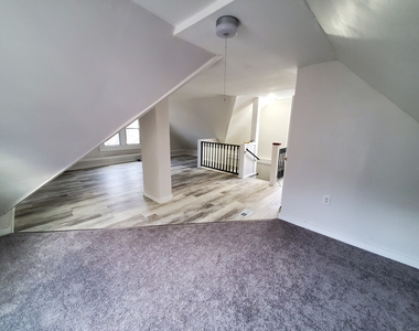 402 Huntington Street - Photo Thumbnail 4