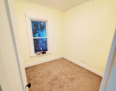 402 Huntington Street - Photo Thumbnail 8