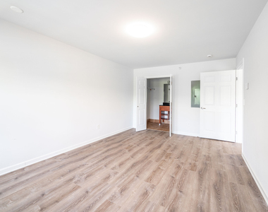 1030 Federal Road - Photo Thumbnail 7