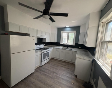319 Sherman Avenue - Photo Thumbnail 8
