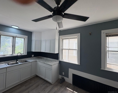 319 Sherman Avenue - Photo Thumbnail 7