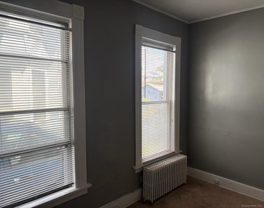 319 Sherman Avenue - Photo Thumbnail 3