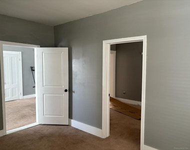 319 Sherman Avenue - Photo Thumbnail 15