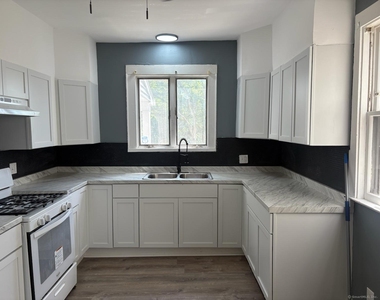 319 Sherman Avenue - Photo Thumbnail 5