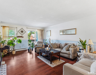 136 Kane Street - Photo Thumbnail 3