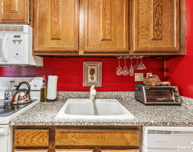 136 Kane Street - Photo Thumbnail 8