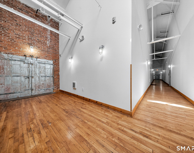325 Lafayette Street - Photo Thumbnail 17