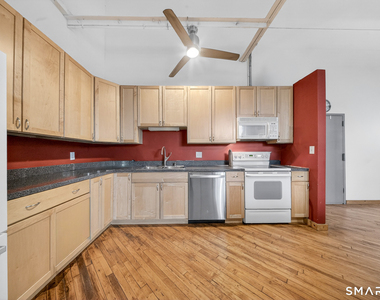 325 Lafayette Street - Photo Thumbnail 6