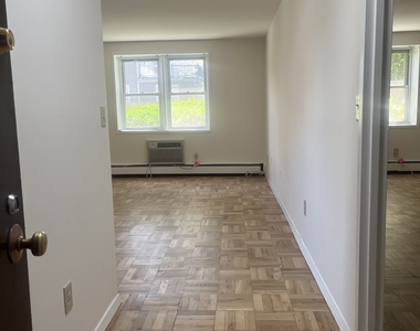 140 Grove Street - Photo Thumbnail 2