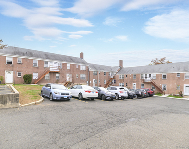 1046 Main Street - Photo Thumbnail 10