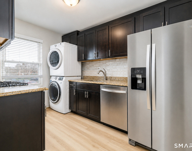 1046 Main Street - Photo Thumbnail 2