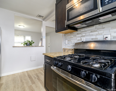 1046 Main Street - Photo Thumbnail 3