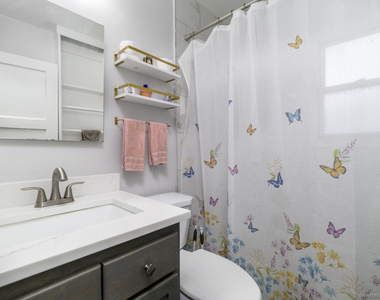 1046 Main Street - Photo Thumbnail 9